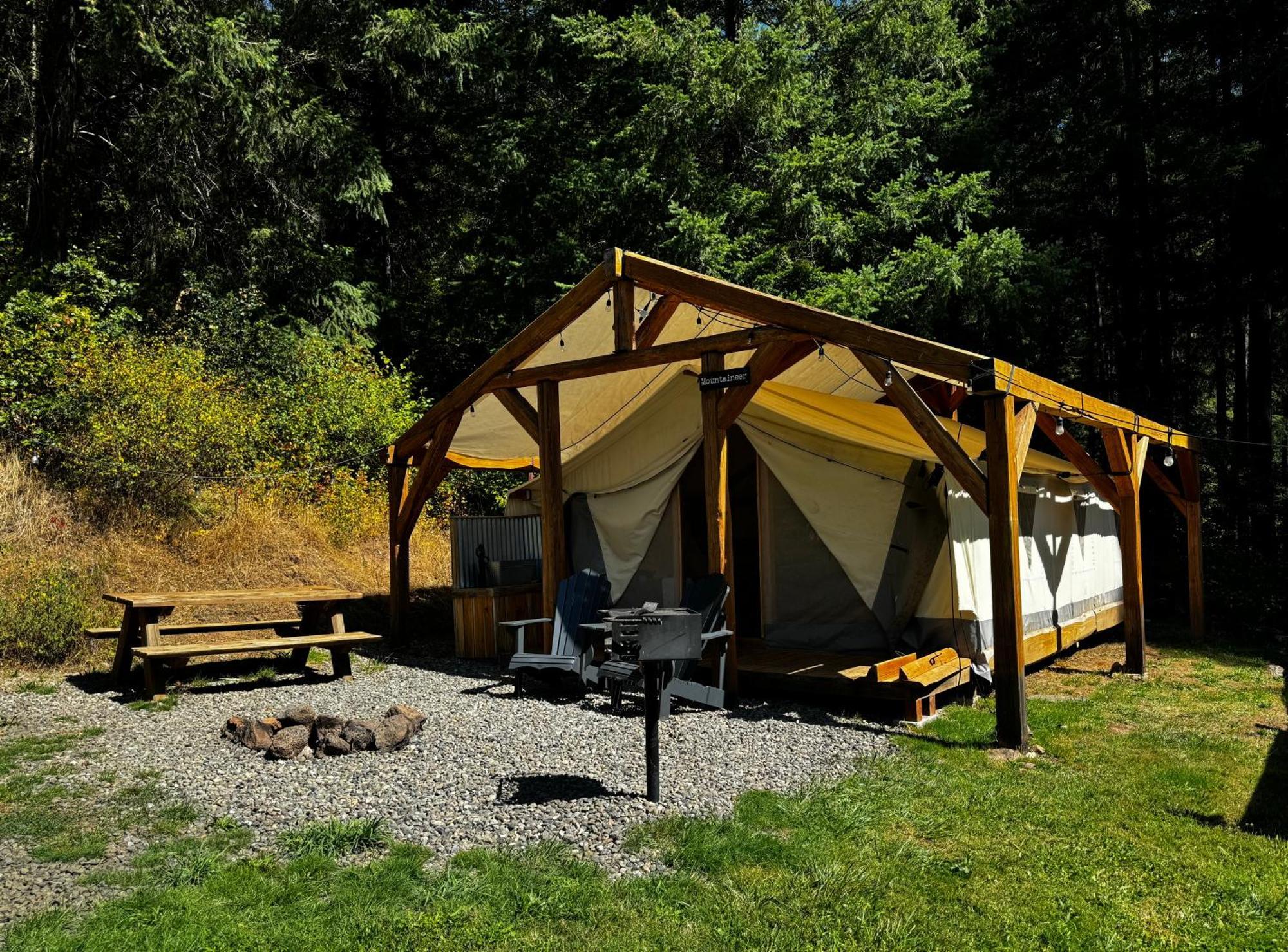 Umpqua'S Last Resort - Wilderness Cabins, Rv Park & Glamping Idleyld Park Εξωτερικό φωτογραφία