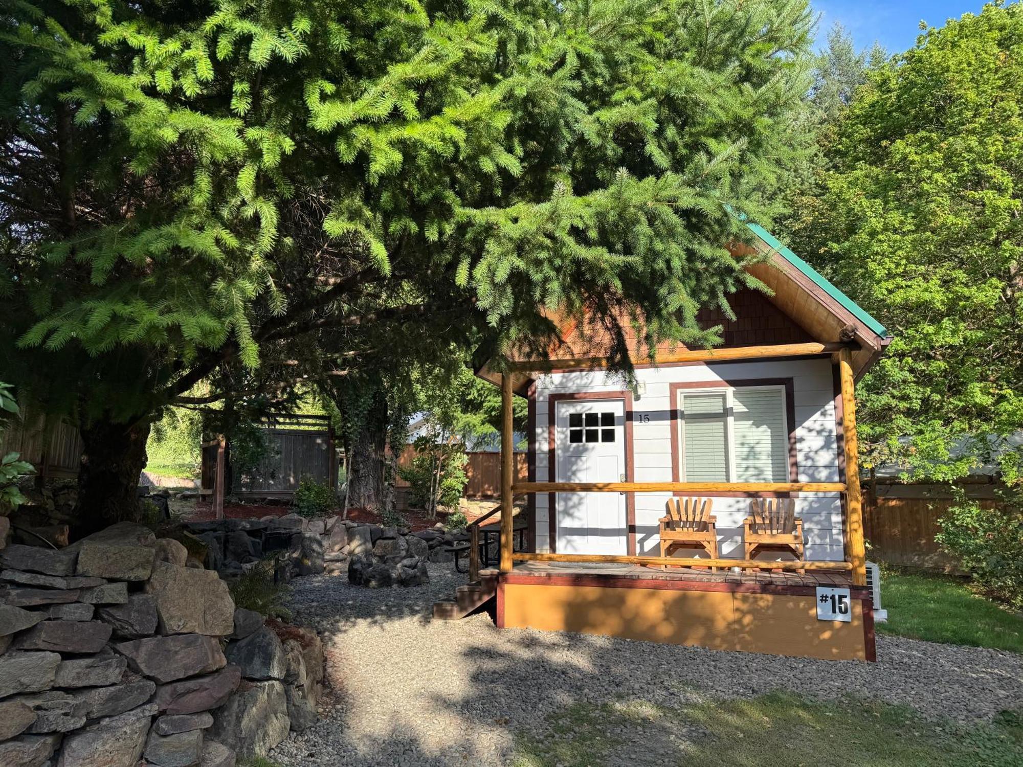 Umpqua'S Last Resort - Wilderness Cabins, Rv Park & Glamping Idleyld Park Εξωτερικό φωτογραφία
